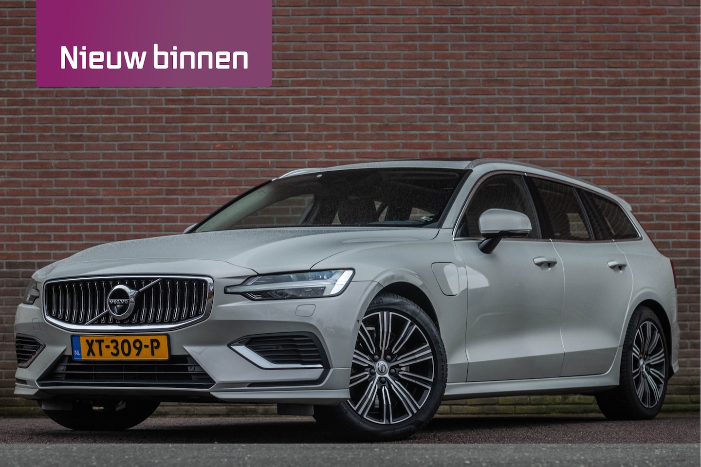 Volvo V60 - T8 Twin Engine Inscription, Bowers & Wilkins, Stoelkoeling, 360 Camera, Nappaleder, Trekha - AutoWereld.nl