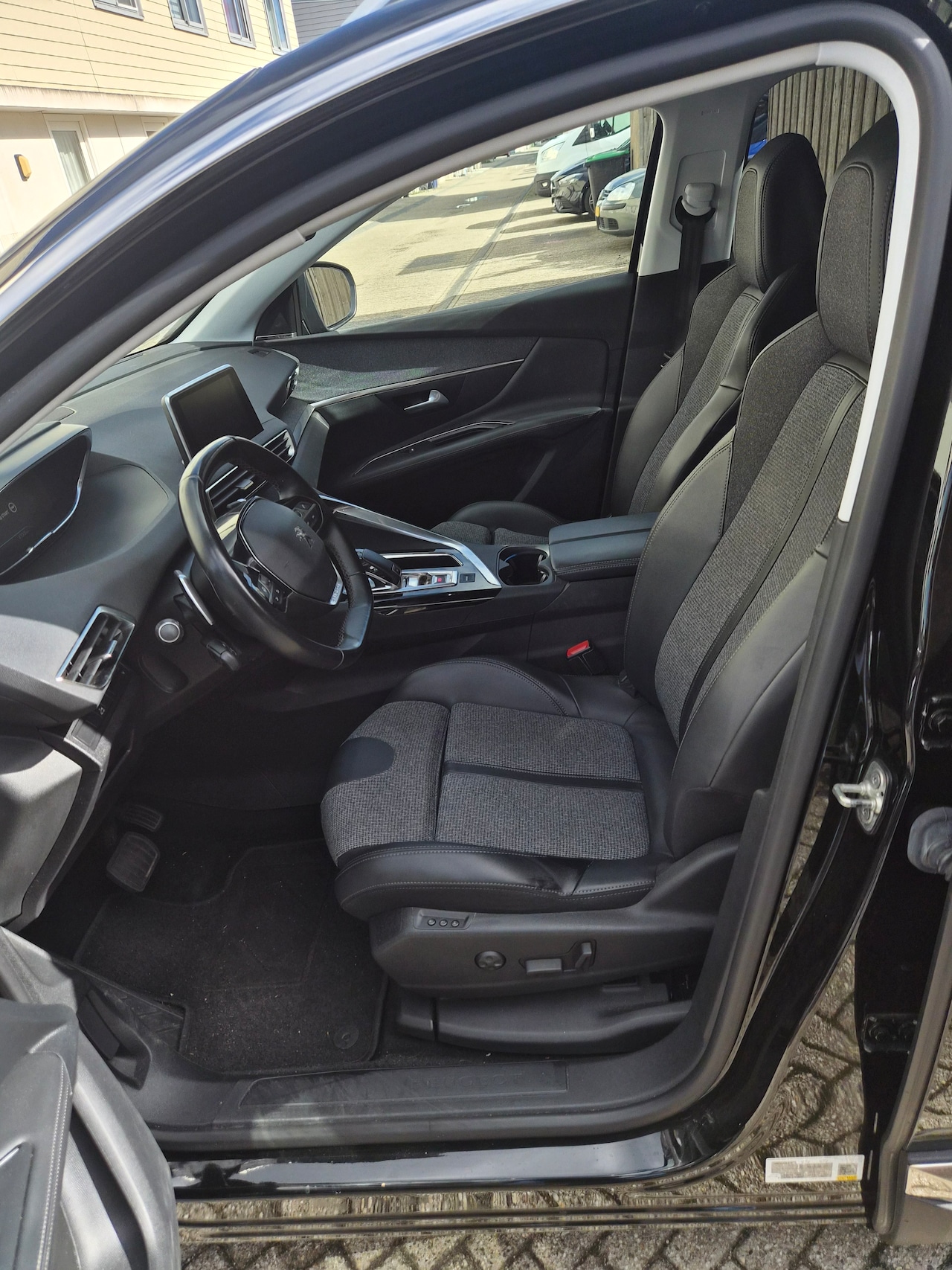 Peugeot 3008 - 1.2 PureTech Blue Lease Premium - AutoWereld.nl