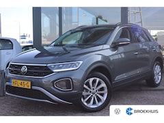 Volkswagen T-Roc - 1.5 TSI Life Edition 150PK TREKHAAK | Achteruitrijcamera | Airco | Cruise control adaptief