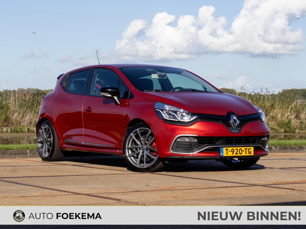 Renault Clio - 1.6 R.S. Leder 18" 200 PK - AutoWereld.nl