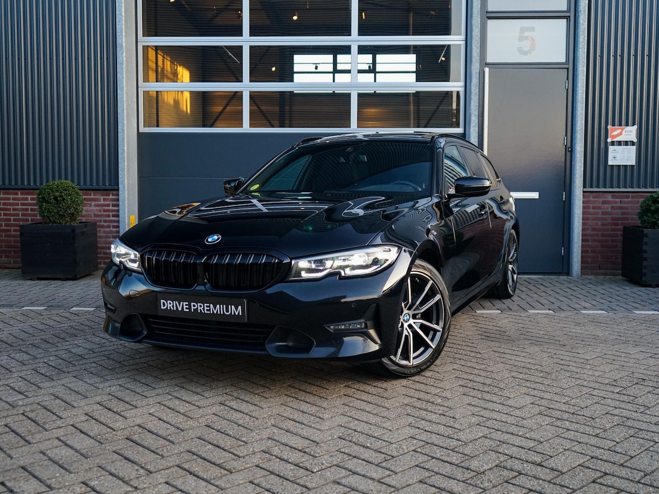 BMW 3-serie Touring - 320d High Executive 320d High Executive - AutoWereld.nl