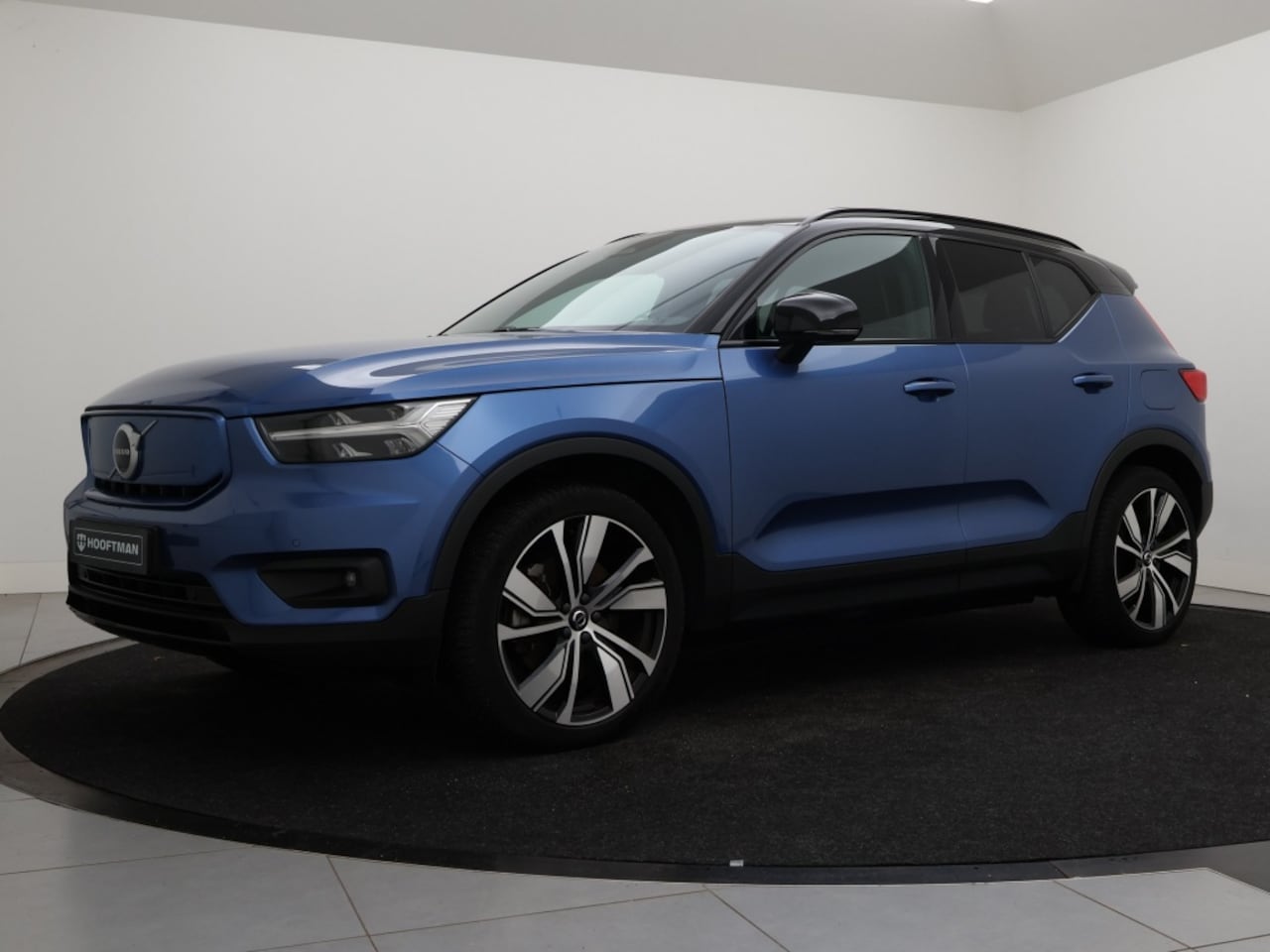 Volvo XC40 - RECHARGE PURE ELECTRIC SCHUIFDAK HARMAN KARDON 20INCH GOOGLE MAPS - AutoWereld.nl