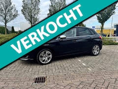 Citroën C4 - 1.2 PureTech Exclusive trekhaak airco navi elektrische ramen