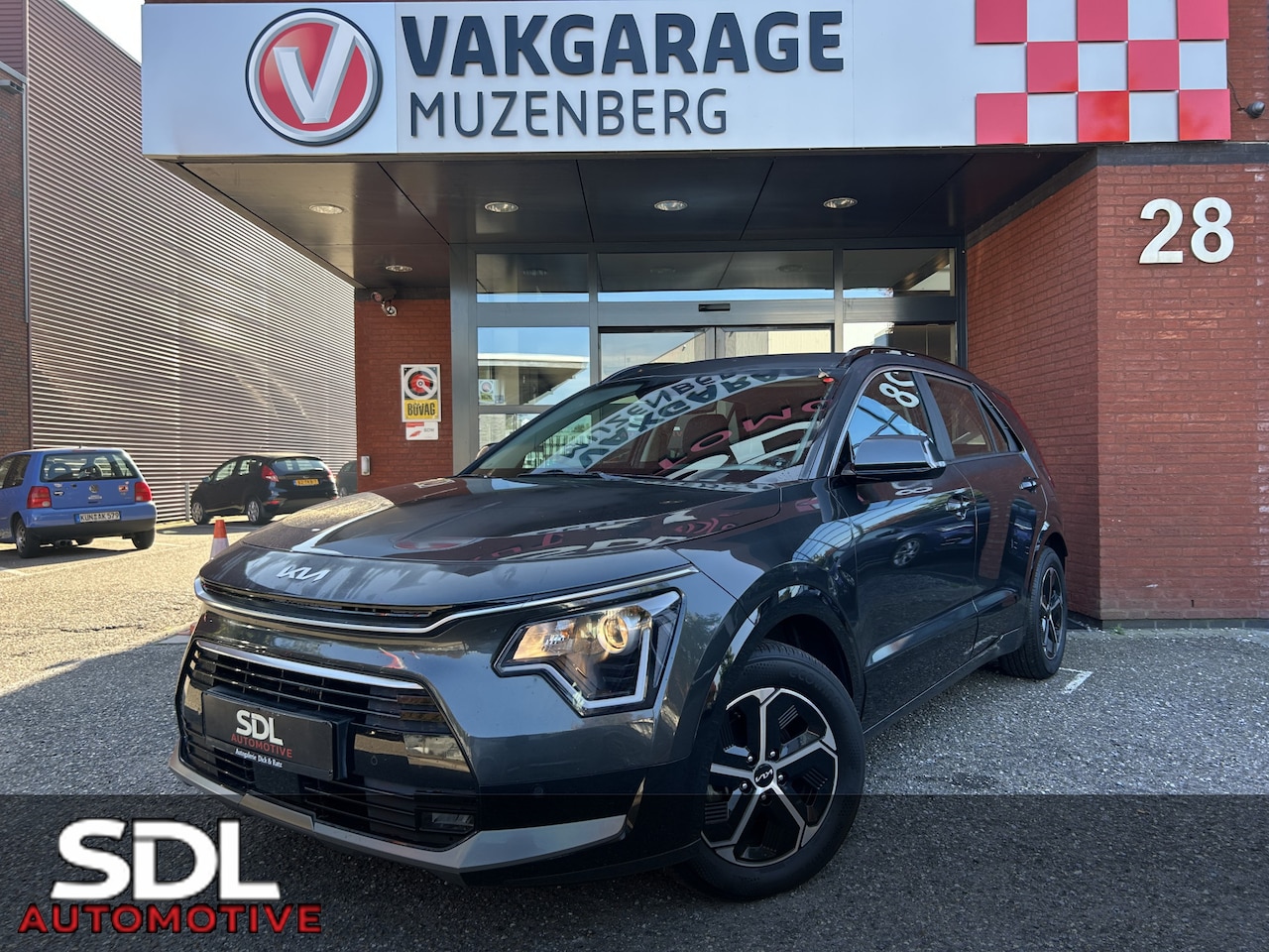 Kia Niro - 1.6 GDi Hybrid DynamicLine // ELEK. STOEL // KEYLESS // NAVI + CARPLAY // STOEL + STUURWIE - AutoWereld.nl