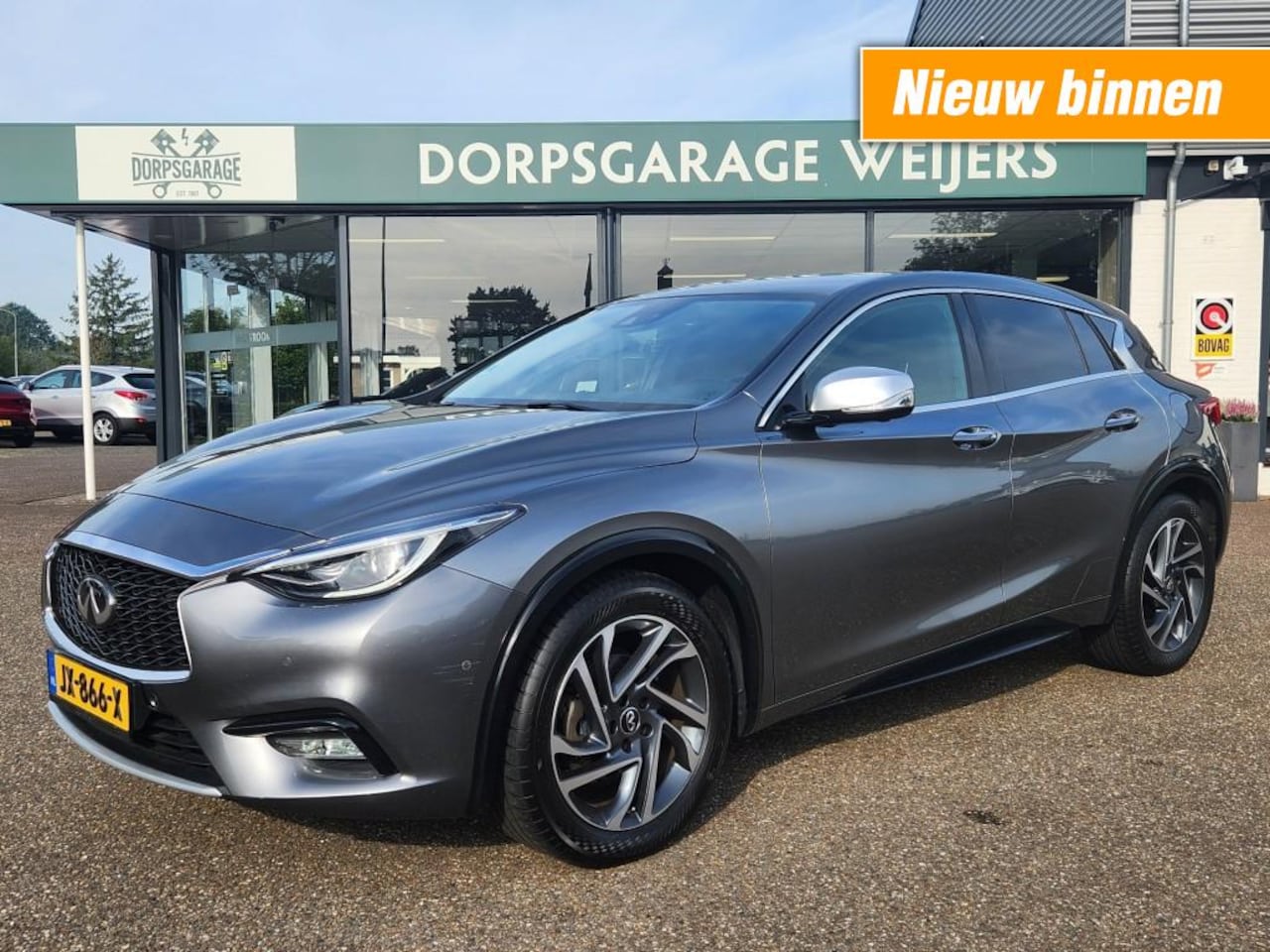 Infiniti Q30 - 1.6t Premium 1.6T Premium, Navi, 360camera, Trekhaak, Leder/Alcantara, Dealeronderhouden,DAB - AutoWereld.nl