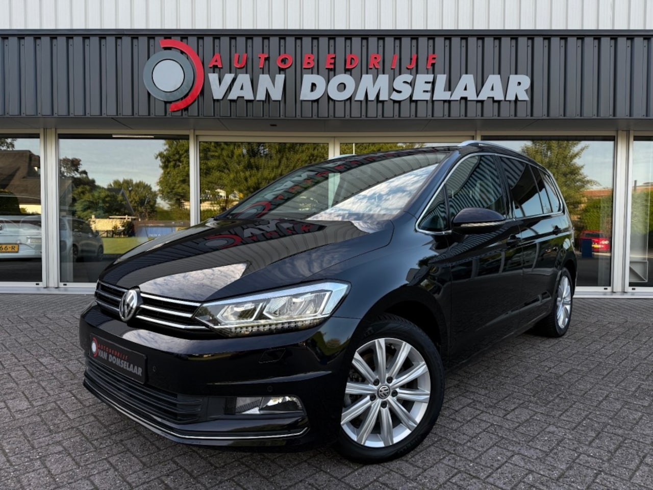 Volkswagen Touran - 1.4 TSI Highline 7p - Trekhaak Camera Navi Cruise - AutoWereld.nl