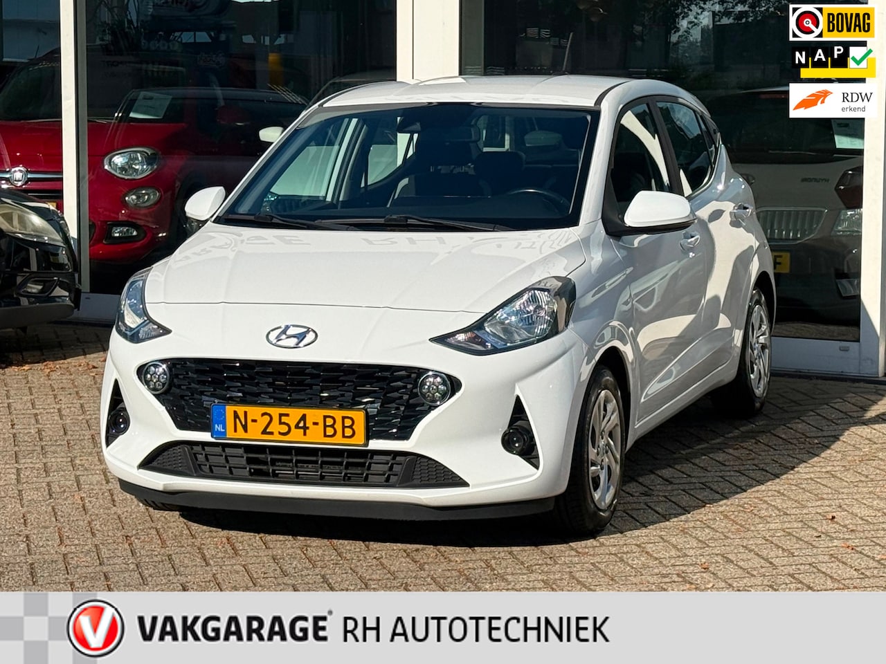 Hyundai i10 - 1.0 Comfort NL-Auto, 1e eignr Airco - AutoWereld.nl