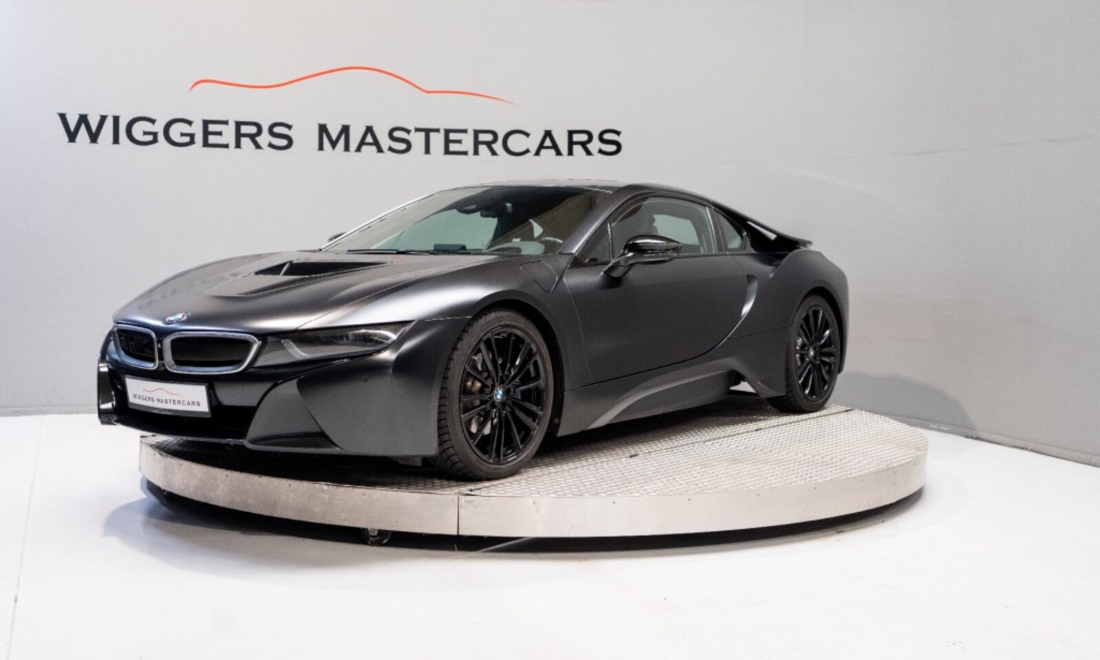 BMW i8 - Hybrid 362 PK,Edition Protonic Frozen Black, Harman Kardon, Head-up, 20 Inch, - AutoWereld.nl