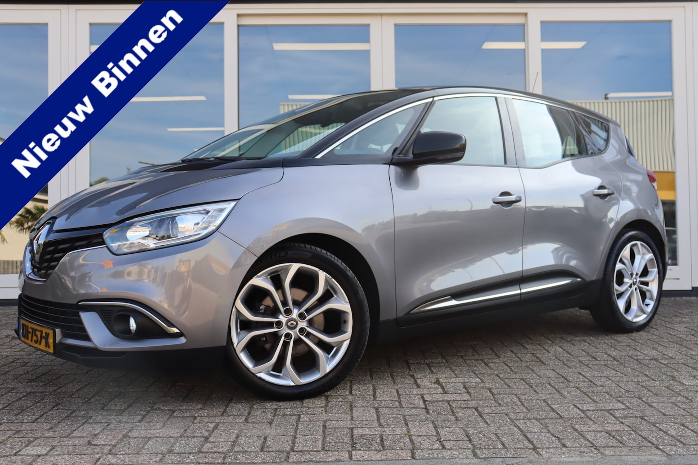 Renault Scénic - 1.2 TCe Zen 1.2 TCe Zen, Climate, Cruise, Navigatie, Prijs Is Rijklaar Inclusief 6 Maanden Garantie. - AutoWereld.nl