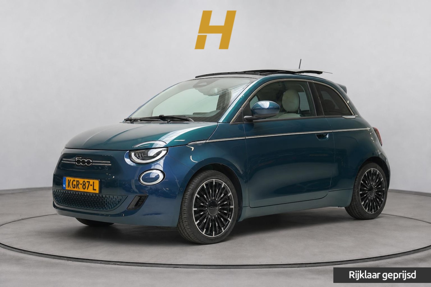 Fiat 500e - La Prima 42 kWh | SoH 90,6% | Schuif/kanteldak | Carplay | Adaptive cruise | Parkeersensor - AutoWereld.nl