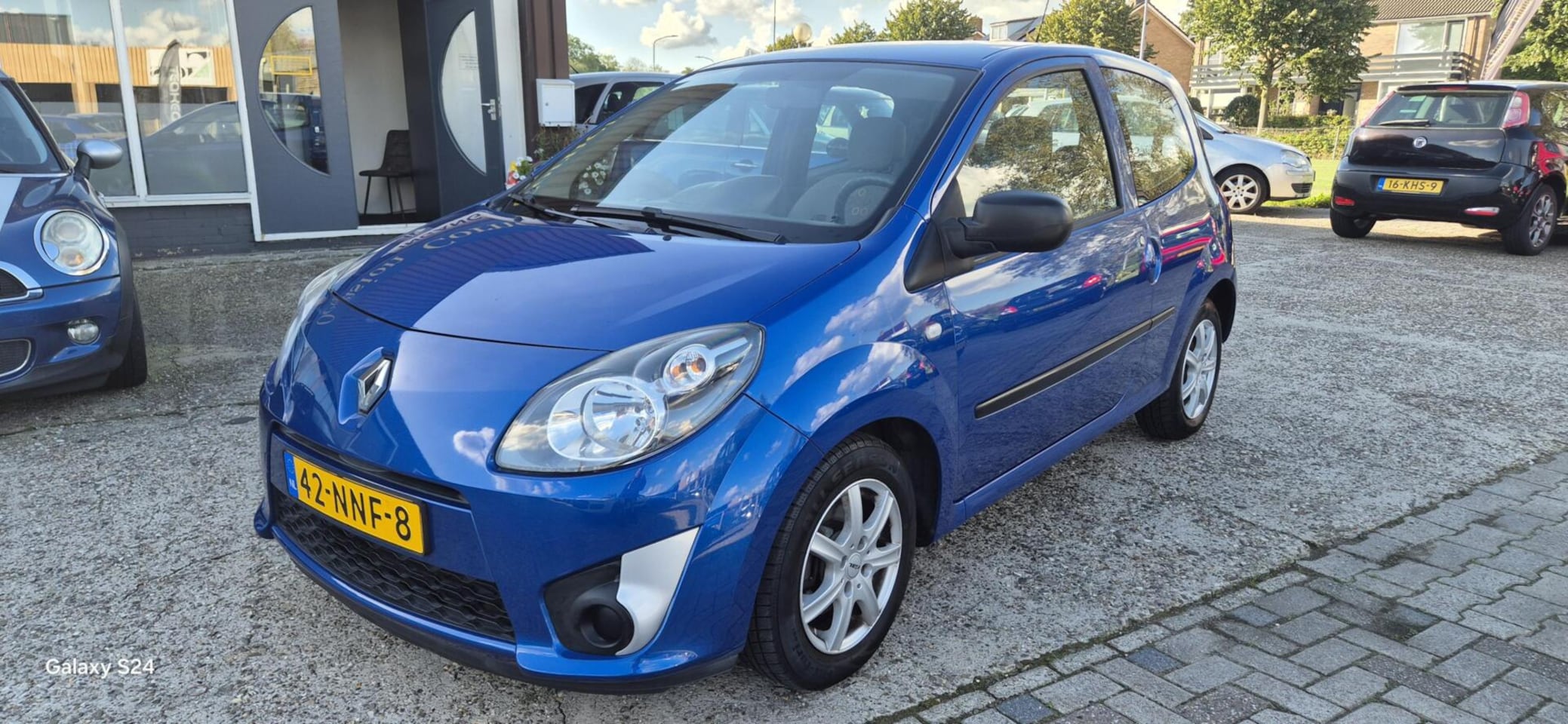 Renault Twingo - 1.2-16V Authentique - AutoWereld.nl