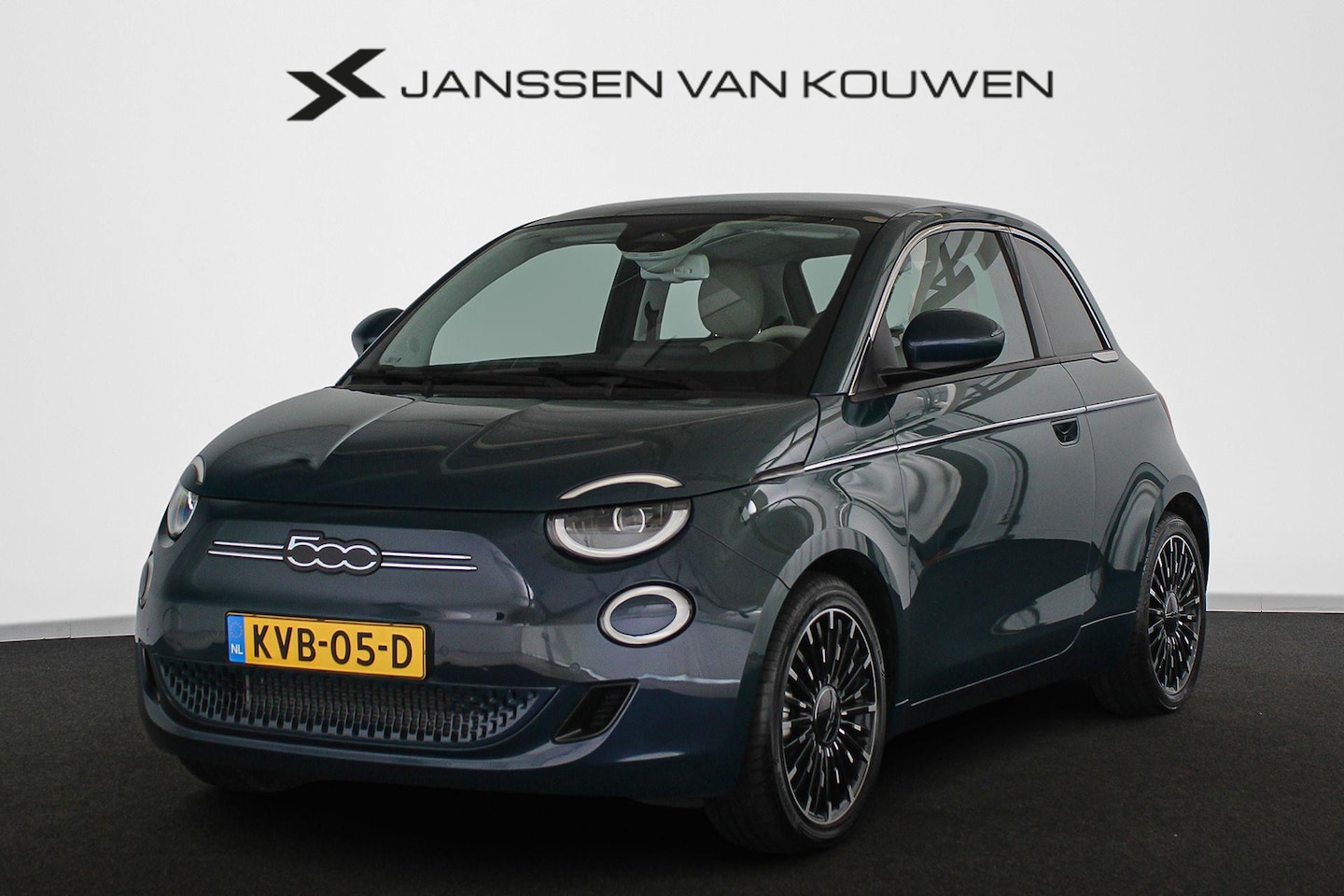 Fiat 500 - La Prima 42 kWh SOH 96% Panoramadak JBL Achteruitrijcamera - AutoWereld.nl