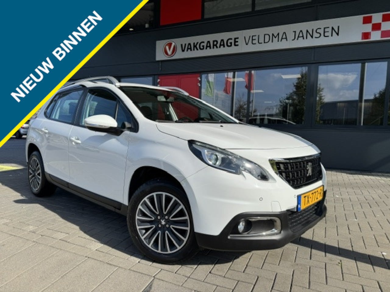 Peugeot 2008 - 1.2 PT ACTIVE VAN 1e EIGENAAR 29.800 KM!! - AutoWereld.nl