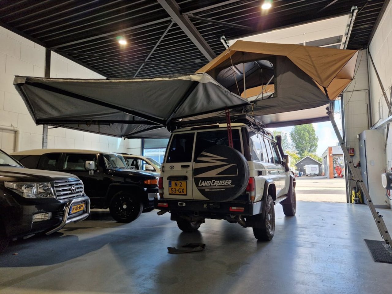 Toyota Land Cruiser - LANDCRUISER HZJ 76 Turbo Airco Overlander 5-pers. - AutoWereld.nl
