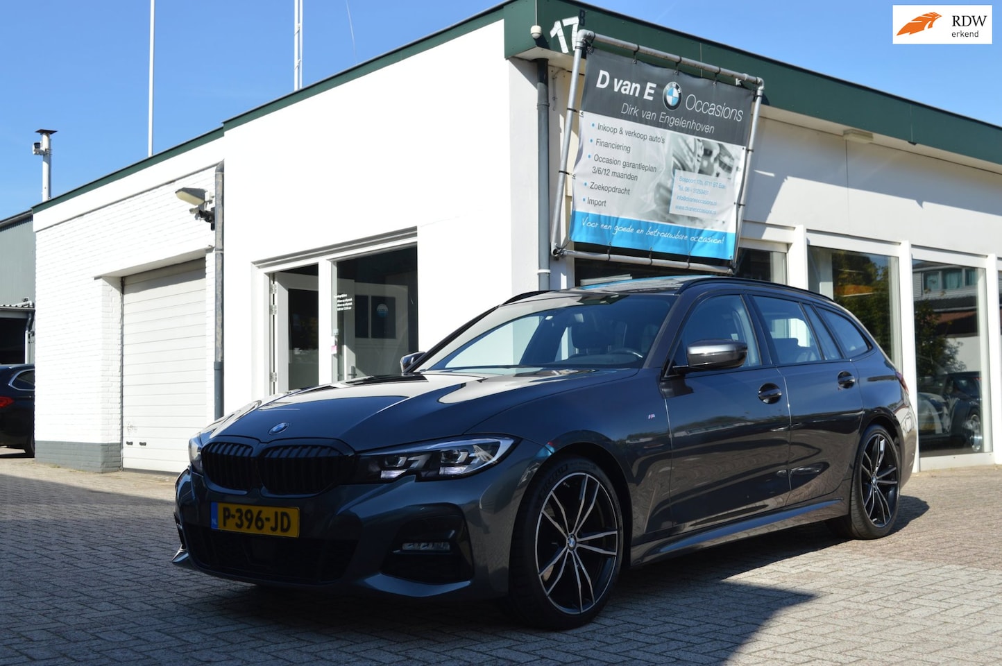 BMW 3-serie Touring - 320i High Executive M-pakket Pano M sport 19"vlg - AutoWereld.nl