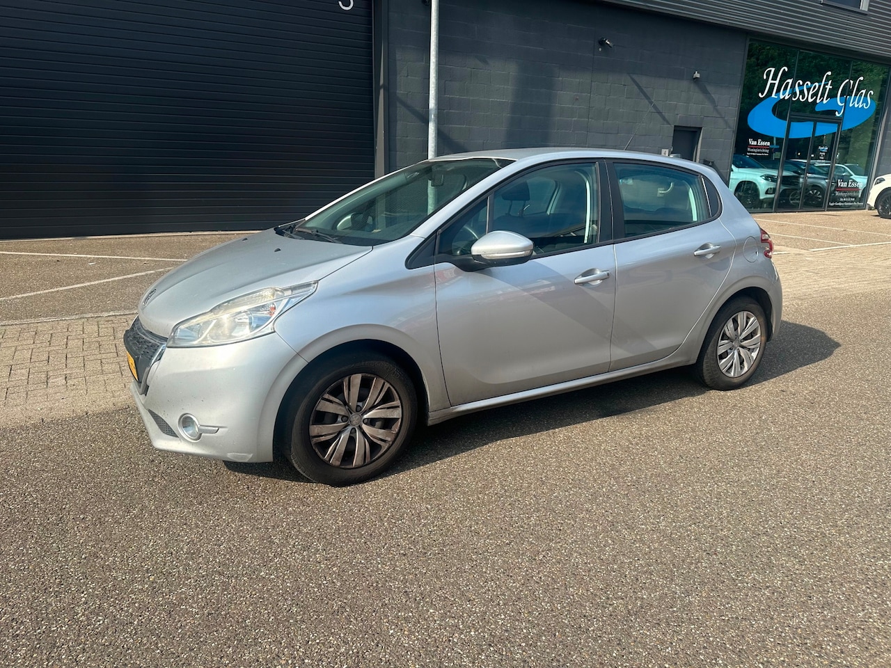 Peugeot 208 - 1.2 VTi Allure 5 DEURS CLIMA - AutoWereld.nl