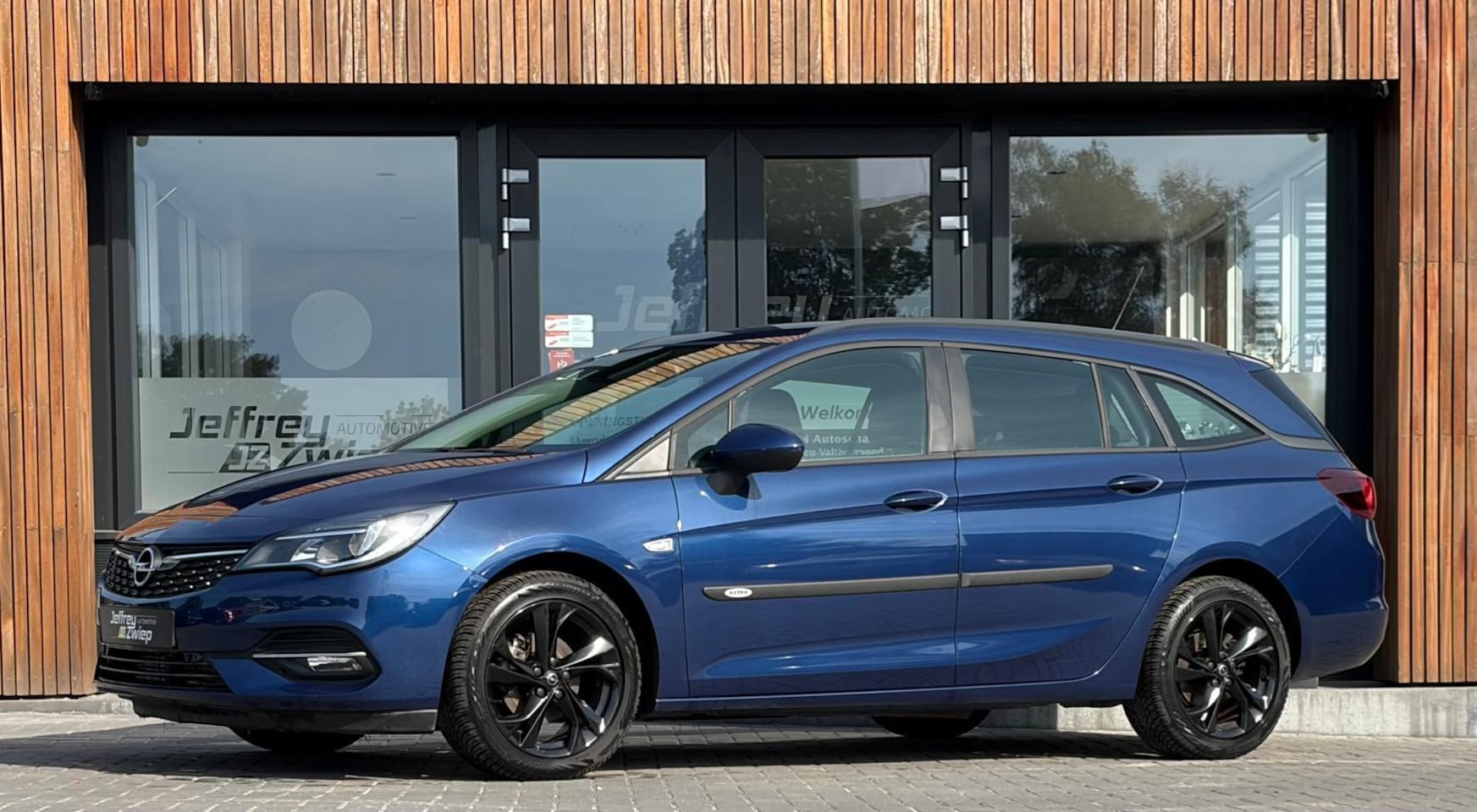 Opel Astra Sports Tourer - 1.2 Edition led. cruise control. lichtmetaal. - AutoWereld.nl