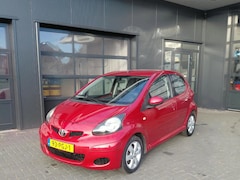 Toyota Aygo - 1.0-12V Aspiration Red Navigator