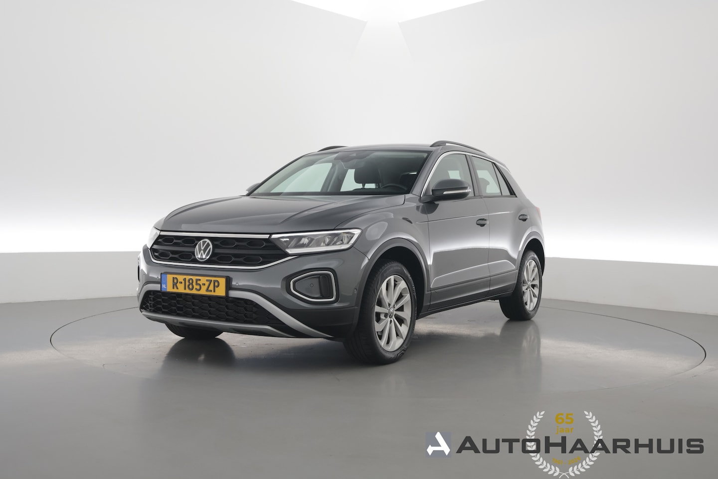 Volkswagen T-Roc - 1.5 TSI 150pk DSG | Rijklaar! | Adapt. Cruise | Trekhaak | All Seasons | NAV + CarPlay | S - AutoWereld.nl