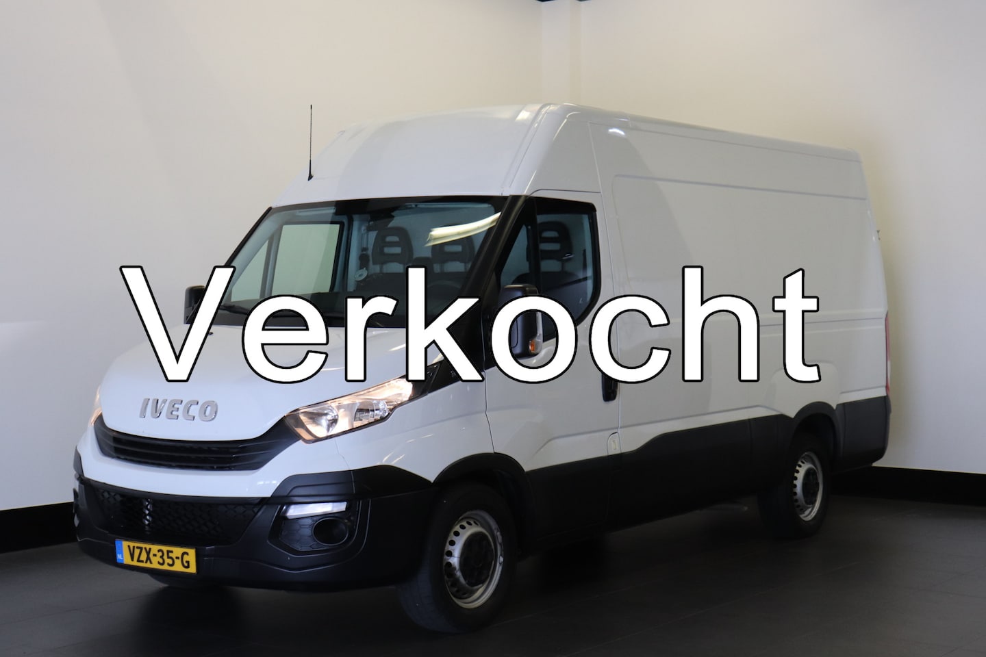 Iveco Daily - 35S12V 2.3 L2H2 EURO 6 - Airco - Cruise - Camera - €13.900,- Excl. - AutoWereld.nl