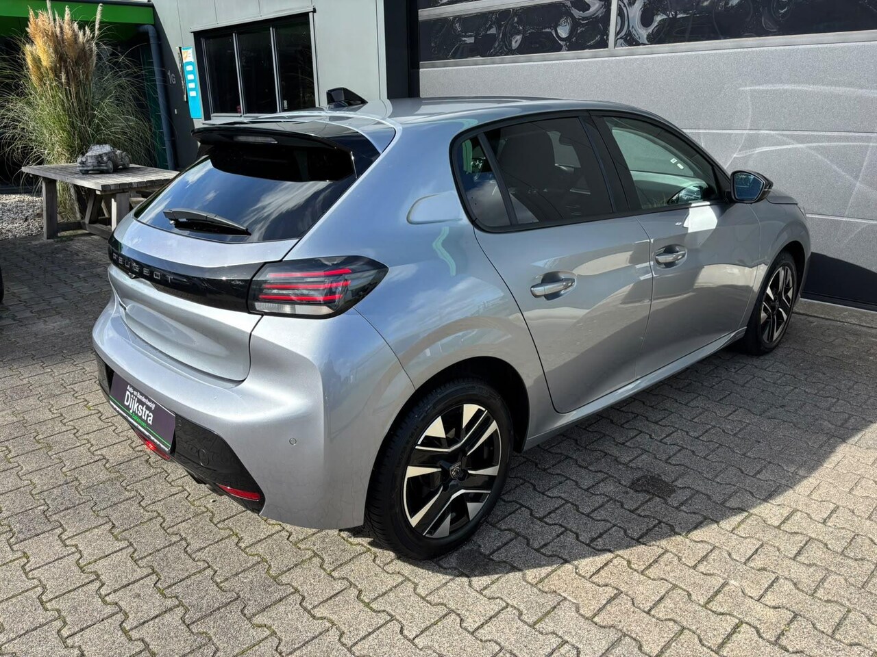 Peugeot 208 - 1.2 100 Allure | CARPLAY | CAMERA | CLIMATE CONTROL | CRUISE CONTROL | DIGI DASHBOARD |