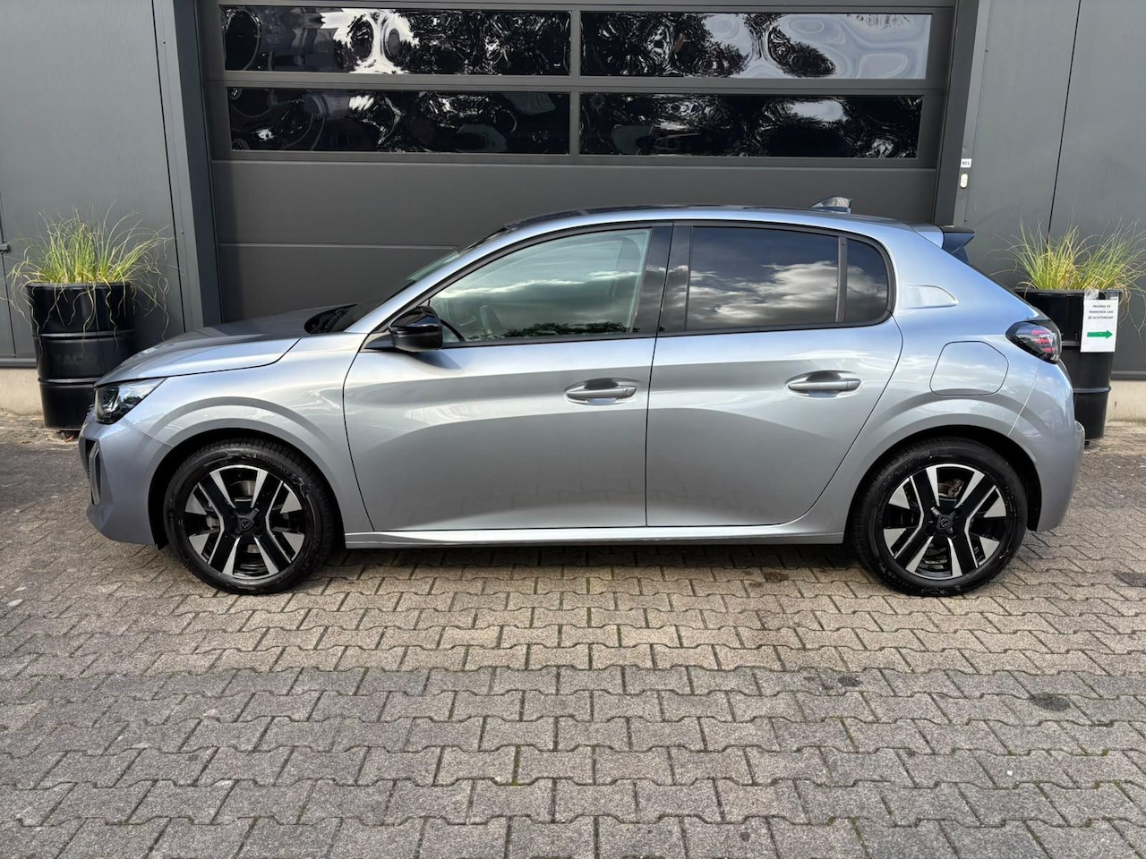 Peugeot 208 - 1.2 100 Allure | CARPLAY | CAMERA | CLIMATE CONTROL | CRUISE CONTROL | DIGI DASHBOARD |