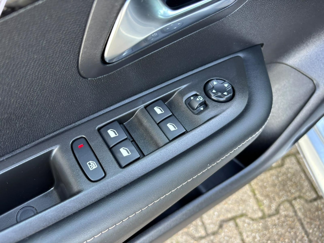 Peugeot 208 - 1.2 100 Allure | CARPLAY | CAMERA | CLIMATE CONTROL | CRUISE CONTROL | DIGI DASHBOARD |