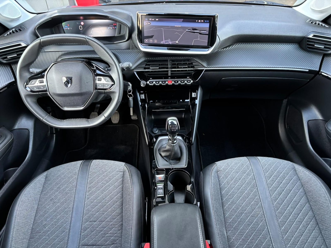 Peugeot 208 - 1.2 100 Allure | CARPLAY | CAMERA | CLIMATE CONTROL | CRUISE CONTROL | DIGI DASHBOARD |