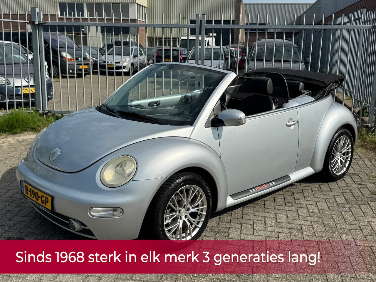 Volkswagen New Beetle Cabriolet - 1.6 Turijn Comfort! Leer l Elek cabriokap l Airco l Elek pakket l LMV l Afneem trekhaak l - AutoWereld.nl