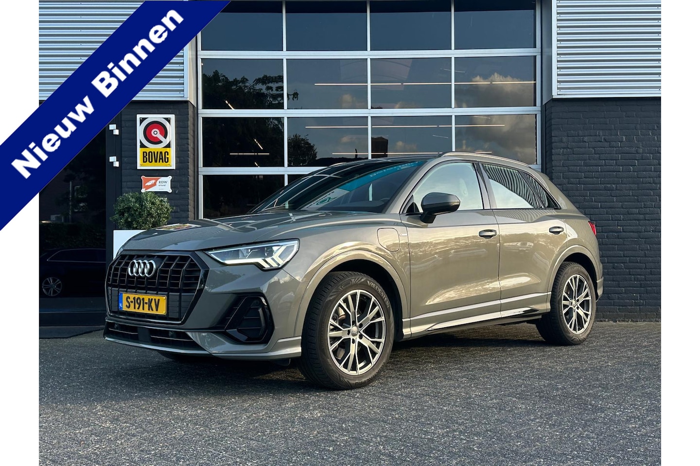 Audi Q3 - 45 TFSI e S-Line, Automaat, Virtual-Cockpit, CarPlay, Trekhaak, Cruise, Navi, PDC, NAP - AutoWereld.nl