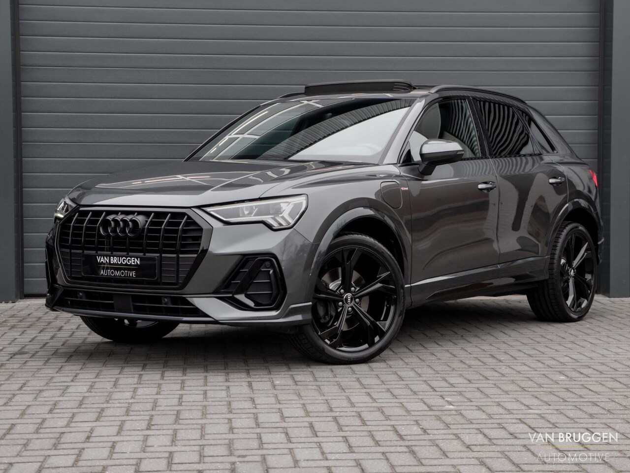 Audi Q3 - 45 TFSI e S-Line Pano SONOS Sfeer BTW Camera Keyless - AutoWereld.nl