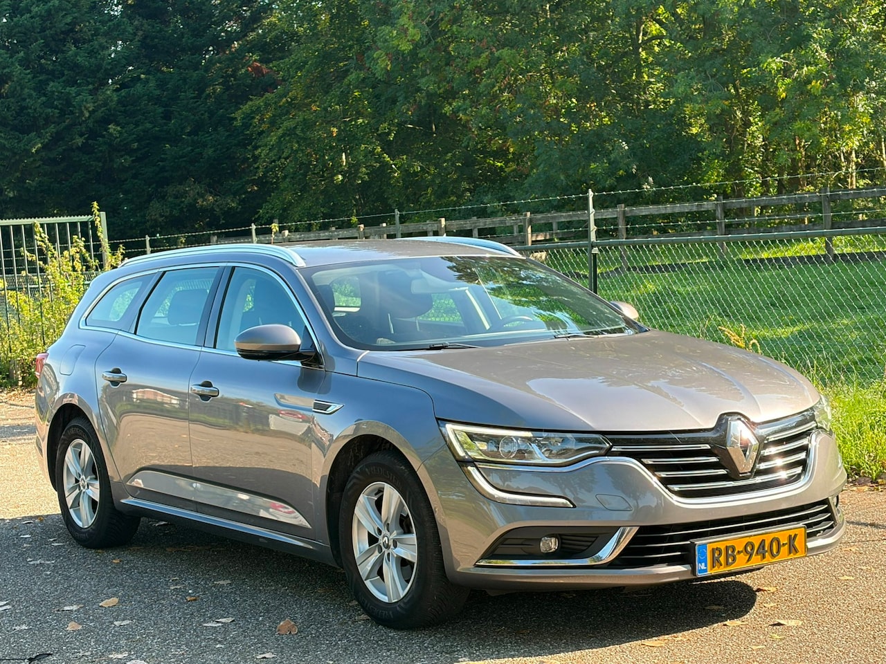 Renault Talisman Estate - 1.6 TCe Zen /Automaat/Navi/Trekhaak/ - AutoWereld.nl