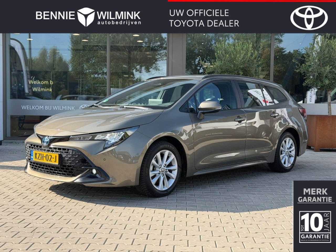 Toyota Corolla Touring Sports - Hybrid 140 Active | Stoelverwarming | Parkeersensoren V+A - AutoWereld.nl