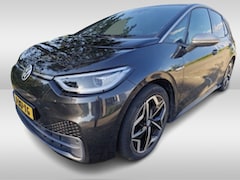 Volkswagen ID.3 - First Plus 58 kWh / Trekhaak / Camera / Keyless / Matrix LED / Interieurvoorverwarming / 1