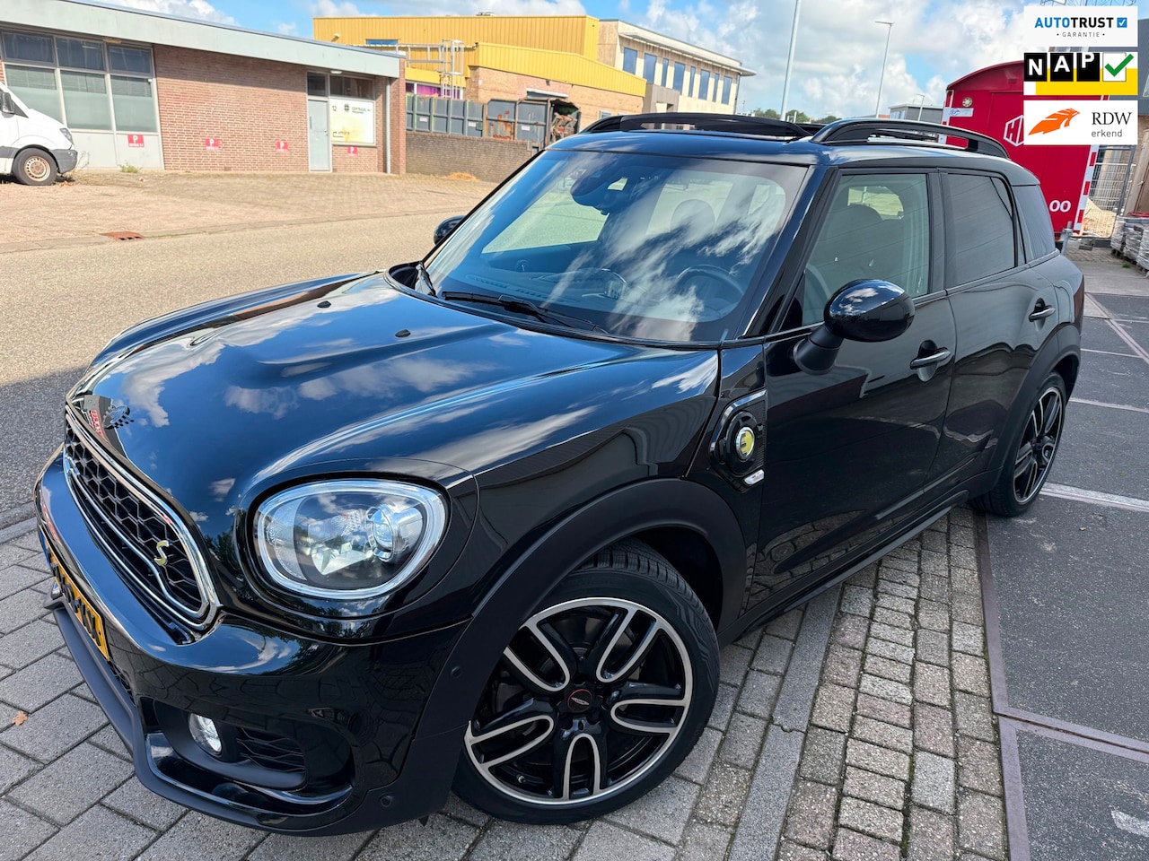 MINI Countryman - 1.5 Cooper S PHEV ALL4 2019 JCW PANO LEDER NAP LUXE NAP! - AutoWereld.nl