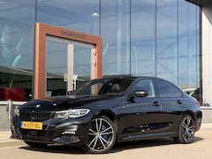 BMW 3-serie - 330e M-Sport | 360 | Pano | Leder | ACC | Stoelverwarming | Apple Carplay | Head-Up |