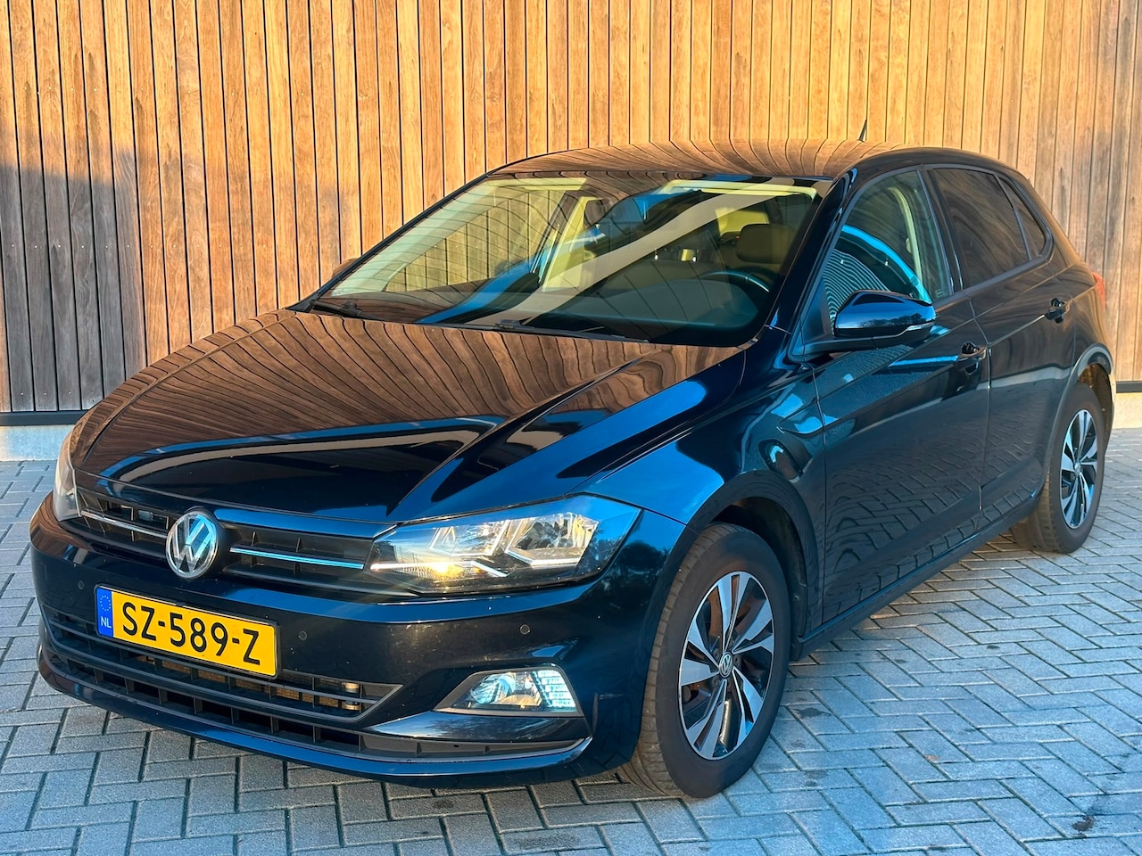 Volkswagen Polo - 1.6 TDI Comfortline Business | LMV | NAVI | - AutoWereld.nl