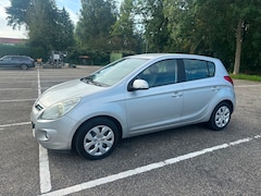 Hyundai i20 - AUTOMAAT AIRCO N.A.P 1.4i i-Motion