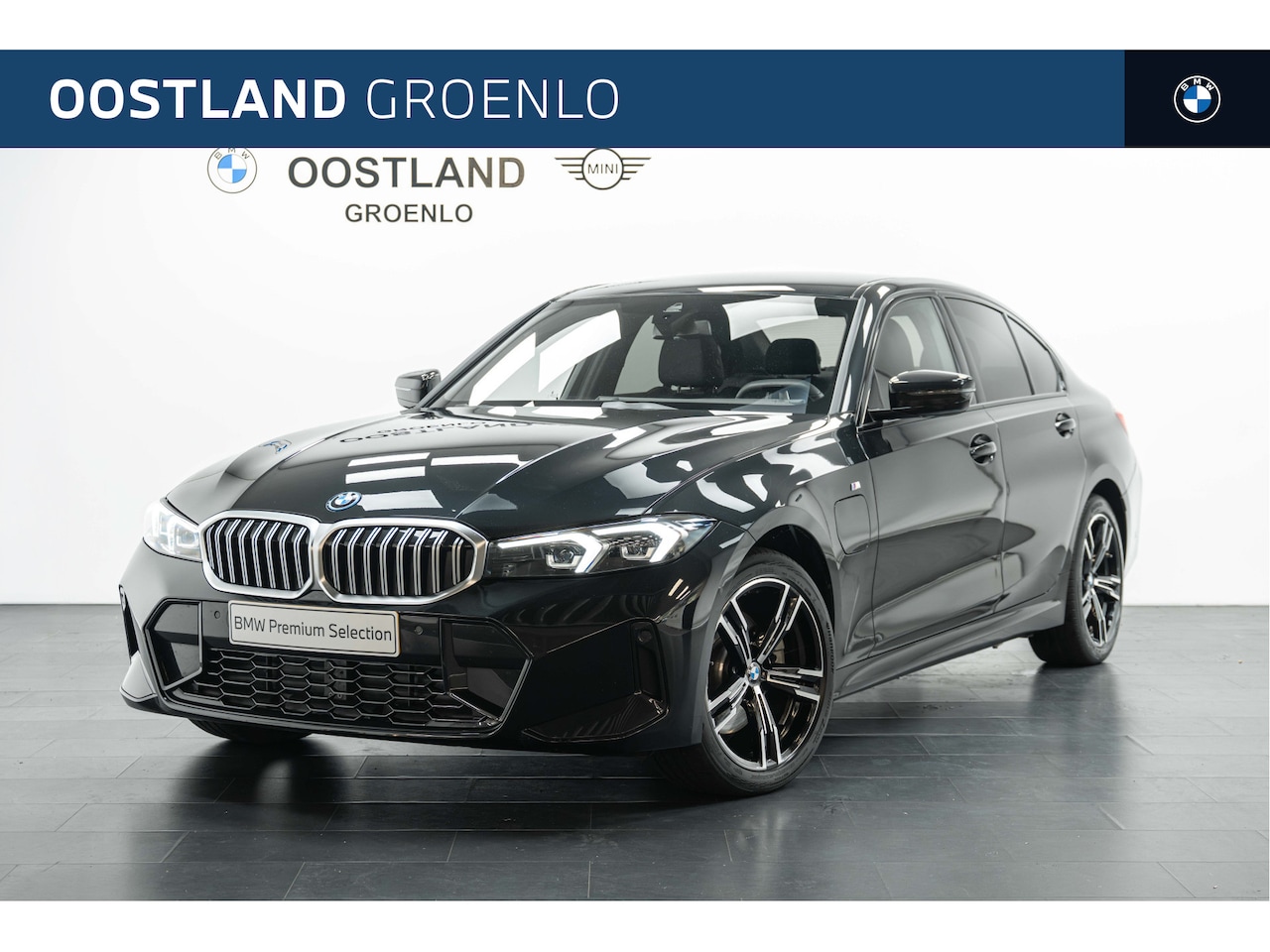 BMW 3-serie - 330e M Sport Automaat / Sportstoelen / Achteruitrijcamera / Live Cockpit Plus / Stoelverwa - AutoWereld.nl