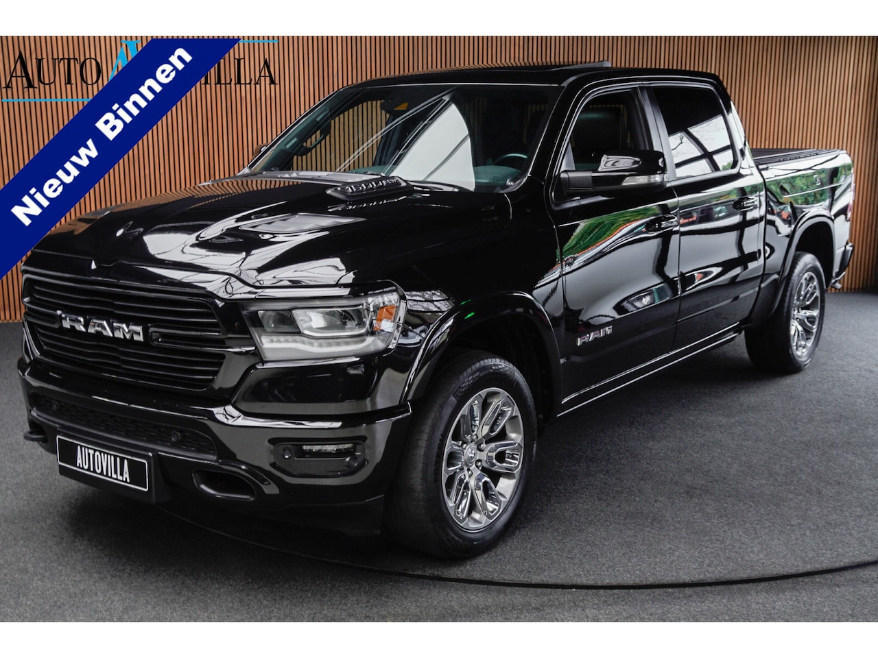 Dodge Ram 1500 - 5.7 V8 4x4 Crew Cab Laramie Panodak Harman K. Leer Navi Alpine Stoelventilatie Camera Stoe - AutoWereld.nl