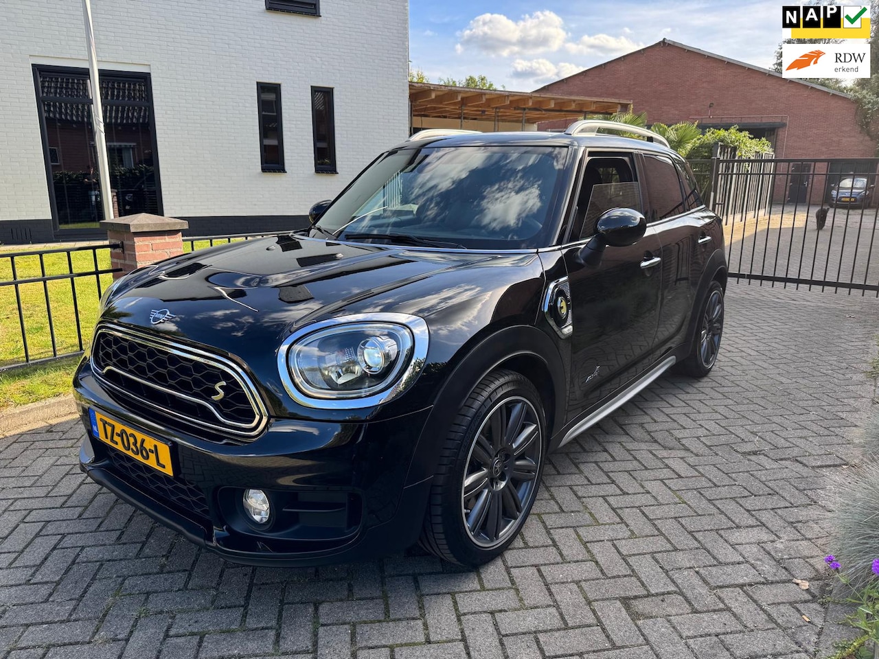 MINI Countryman - 1.5 Cooper S E ALL4 Chili Leder Navi Cruise Led - AutoWereld.nl