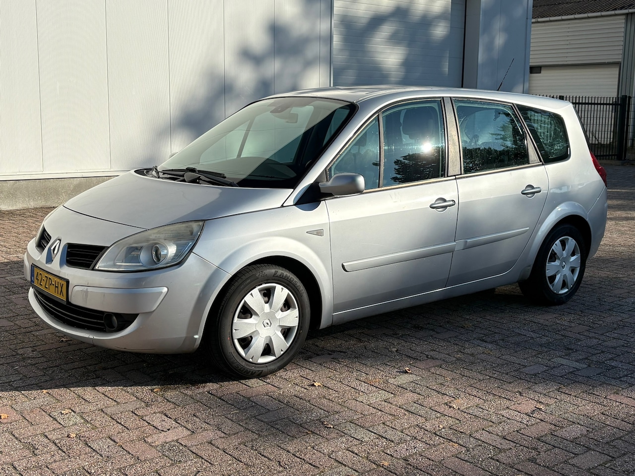 Renault Grand Scénic - 1.6-16V Sélection Business 7p. 1.6-16V Sélection Business 7p. - AutoWereld.nl