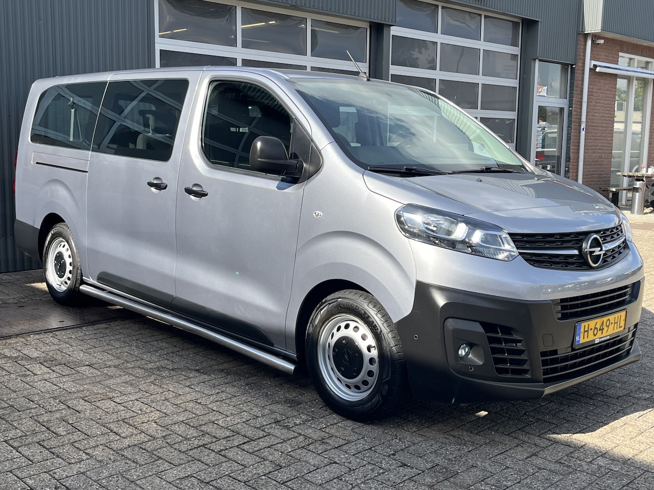 Opel Vivaro Combi - 1.5 CDTI L3H1 Dubbele schuifdeur 9-Persoons Groepsvervoer Taxi Airco Cruise controle Trekh - AutoWereld.nl