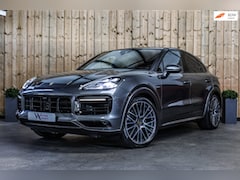 Porsche Cayenne Coupé - 3.0 E-Hybrid *Pano*Sport Design*Sportuitlaat*Soft-Close*Sportstoelen