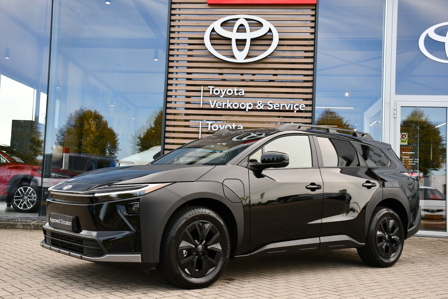 Toyota bZ4X Touring - Dynamic 75 kWh 227pk | Alarm klasse 3 | Dodehoekdetectie  | Rondomzicht camera | - AutoWereld.nl