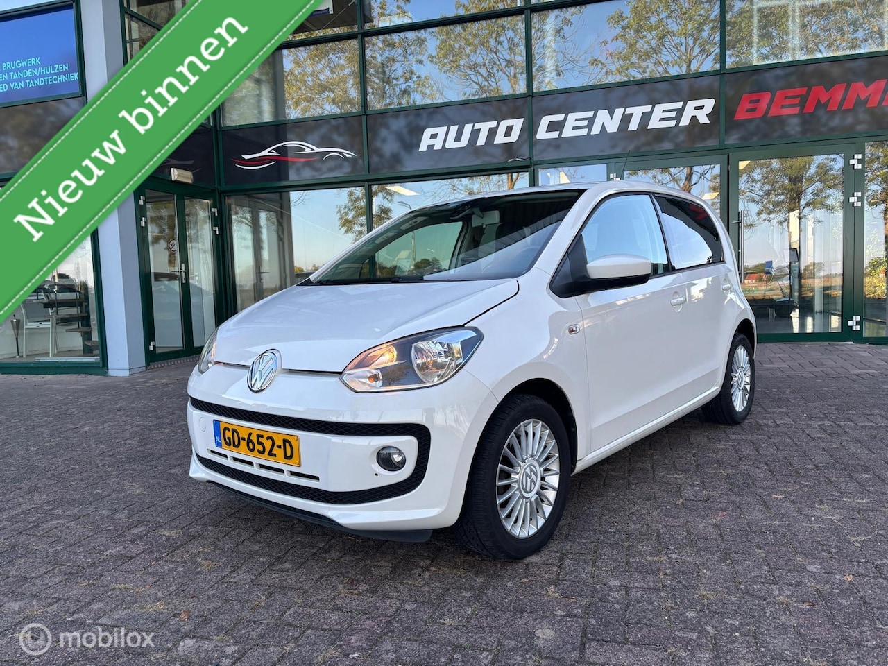 Volkswagen Up! - 1.0 high Leer/stoelver/cruis/pdc/navi - AutoWereld.nl