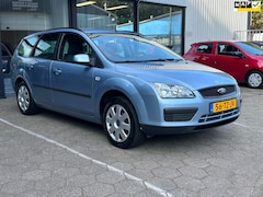 Ford Focus Wagon - 1.6-16V Trend/ Airco/Trekhaak/05-10-2027 APK/