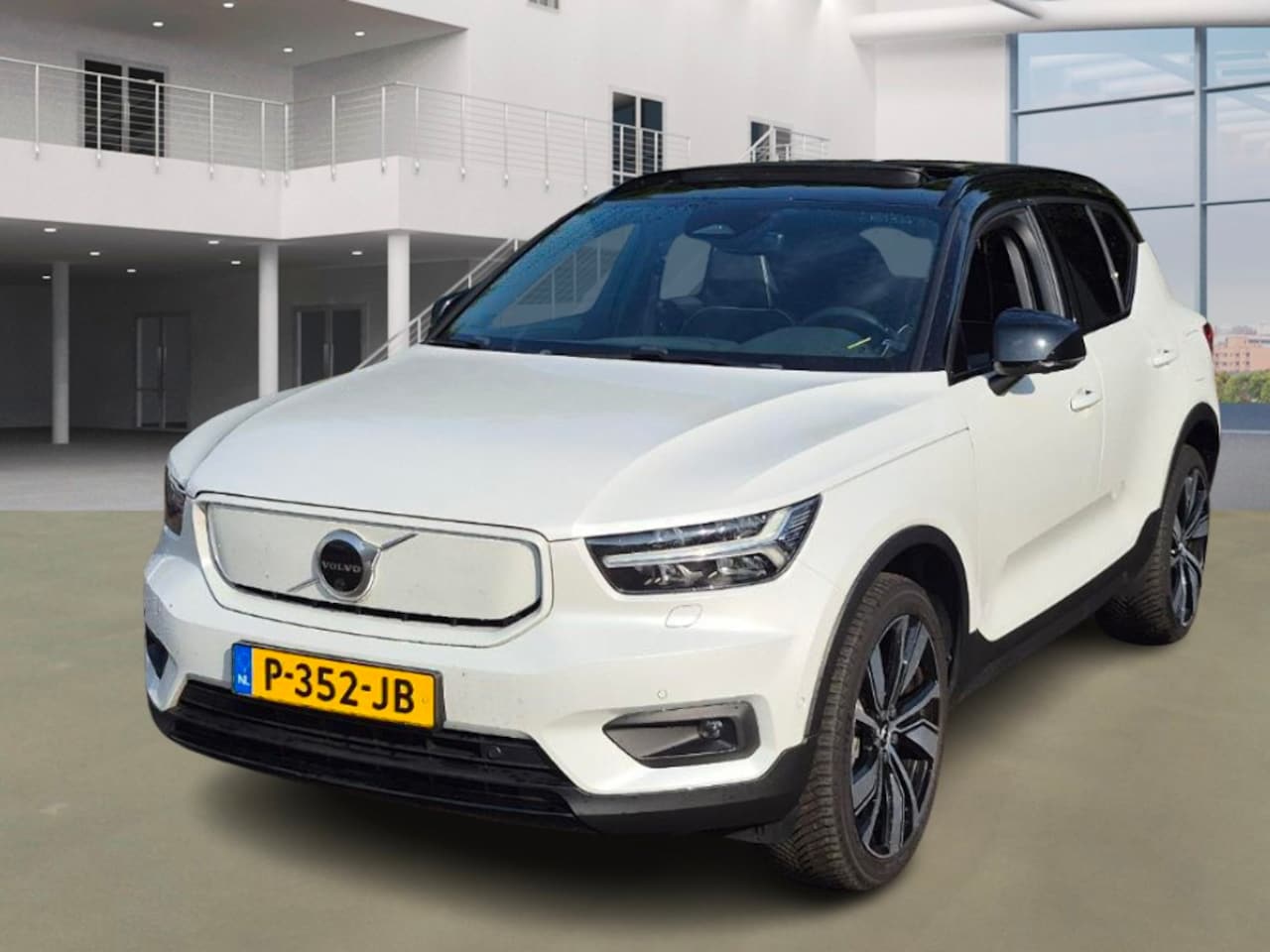 Volvo XC40 - Recharge Pro|Pano|360cam|ACC|HK|Dealer Onderhouden - AutoWereld.nl
