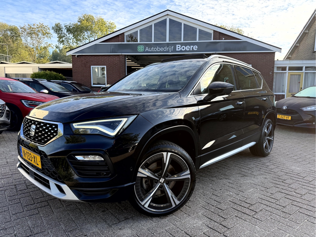 SEAT Ateca - 1.5 TSI Xperience Business Intense Panoramadak, Trekhaak, 19''Lmv - AutoWereld.nl