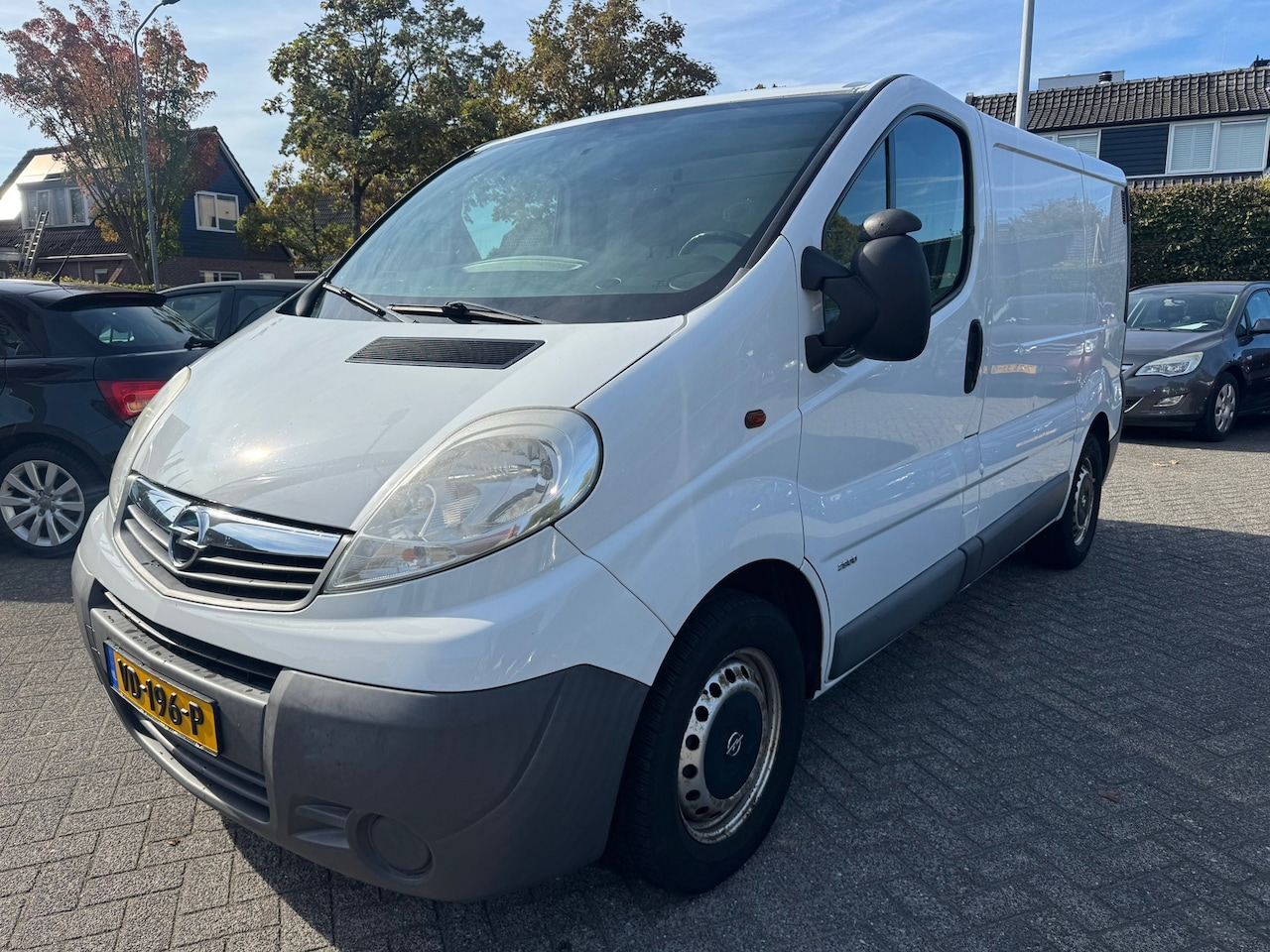 Opel Vivaro - 2.0 CDTI L1H1 EcoFLEX 2.0 CDTI L1H1 EcoFLEX,Apk 16/4/27,Airco,Cruise,Nap,Trekhaak - AutoWereld.nl